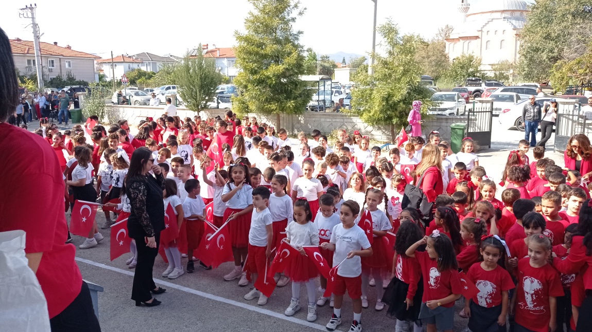 29 EKİM CUMHURİYET BAYRAMIMIZI OKULDA BÜYÜK BİR COŞKUYLA KUTLADIK